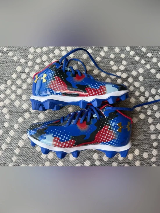 Under Armour Football cleats YOUTH Boy 5 5Y Red White Blue Stars NEW in box