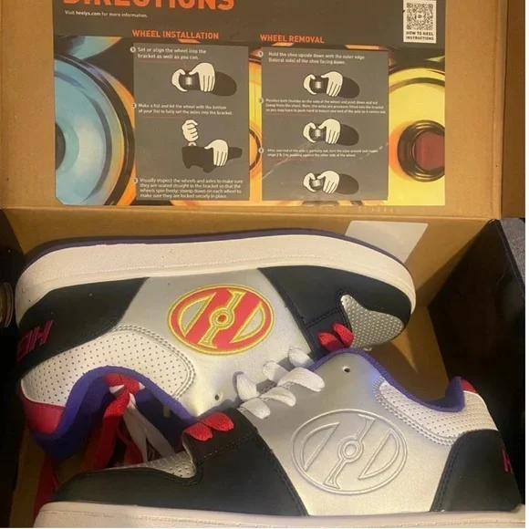 Heelys Skate Shoes Girls Size‎ 5 Brand New in Box
