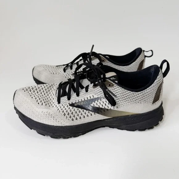Women’s Brooks Revel 4 Running Shoes Black Gray Size 9