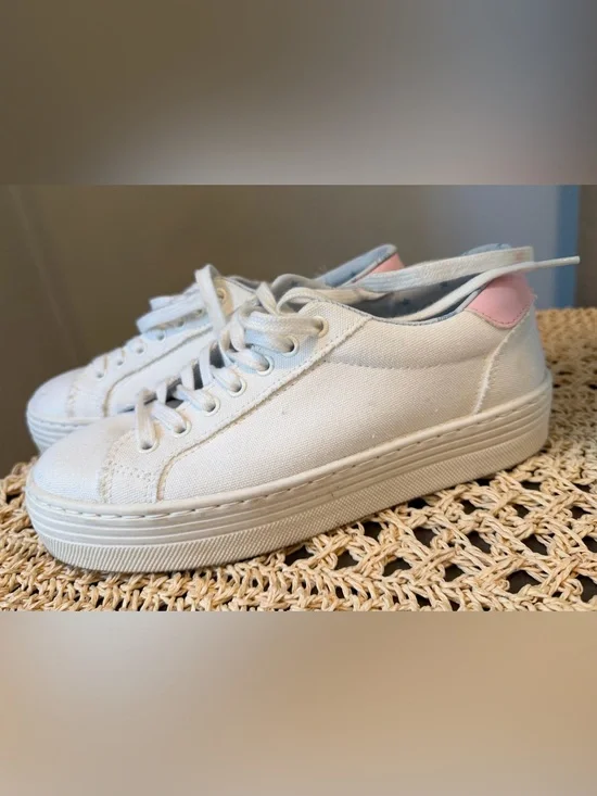 Chiara Ferragni White Canvas Sneakers with Pink Heel Tab