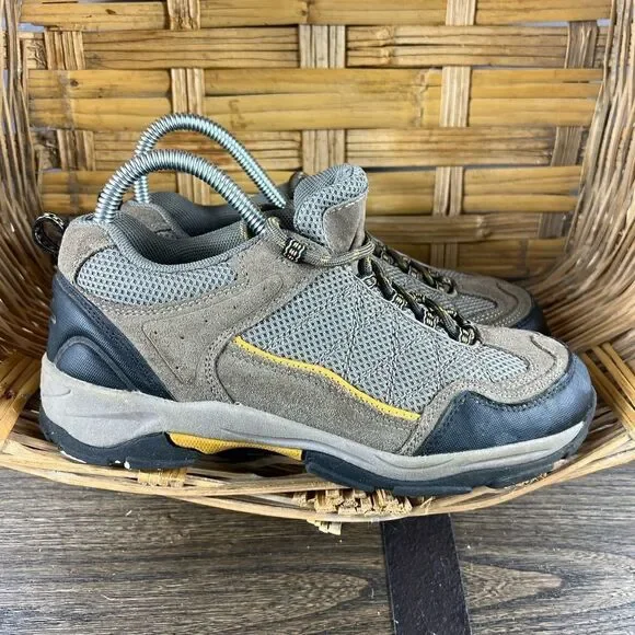 ‎Sonoma boy slip resistant shoes size 5