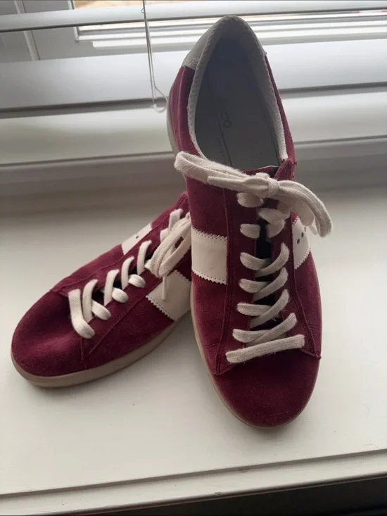 Ecco Women’s Burgundy Suede Lace-Up Sneakers with White Stripe-size 41 (US 10)