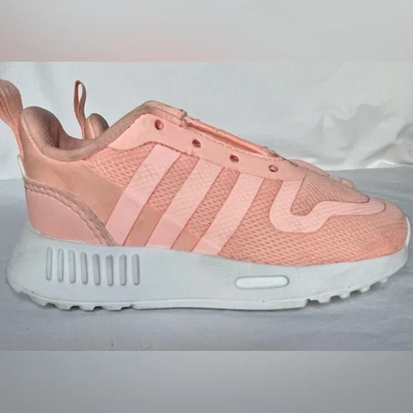 Girls Adidas size 6K