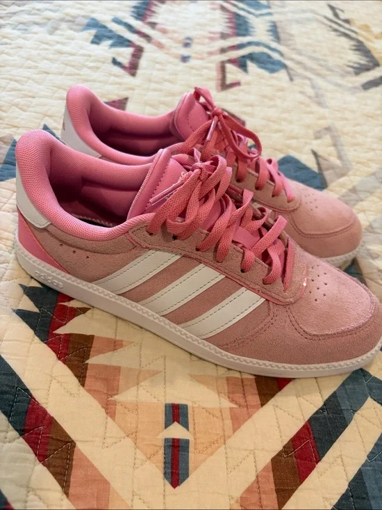 Adidas cloudfoam plus Pink Suede Women's Low-Top Sneakers size 6