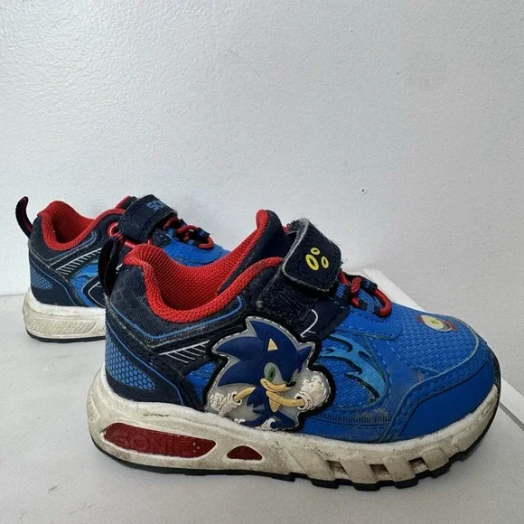 Used Sneakers‎ • Toddler Boy • Sonic the Hedgehog Light-Up Shoes - Size 6