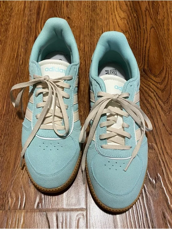 adidas Women’s Aqua Suede Lace-Up Sneakers with Cream Accents Size 7.5