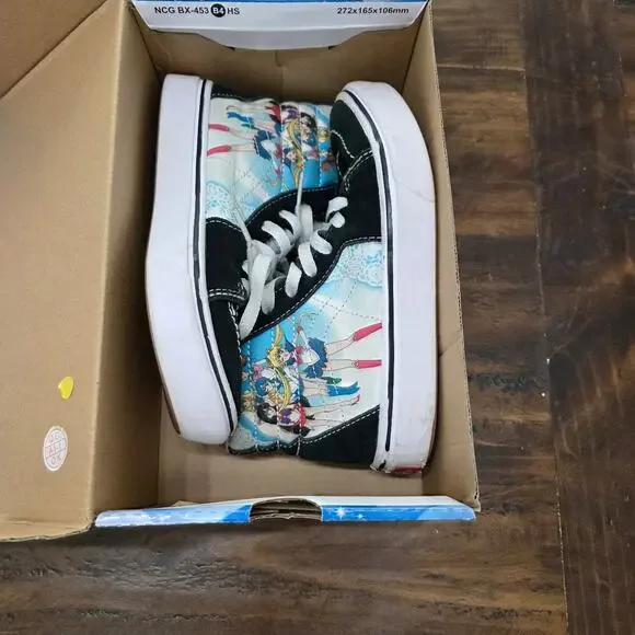 Vans x Sailor Moon Comfycush Sk8-Hi Pretty Guardians Kids Size 2.0