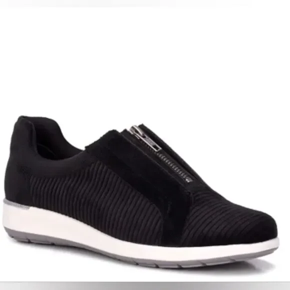 Ros Hommerson Oliver Black Corduroy Sneaker Size 7