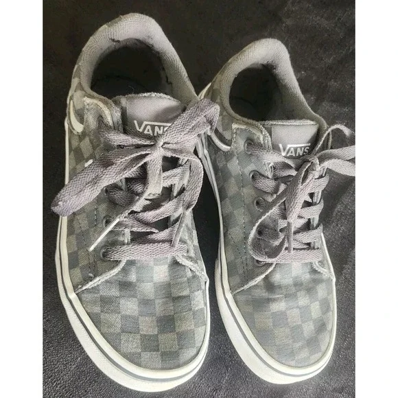 Vans‎ Grey Checkered Seldan Sneakers Skate Boys Girls Size Youth 1 EUC