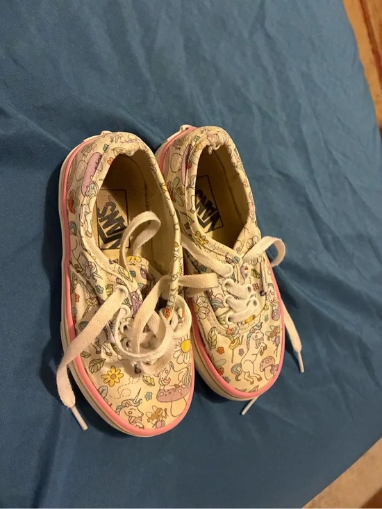 Vans Kids Cream Canvas Sneakers with Pink Trim and Unicorn Print