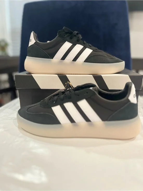 adidas Barreda Decode J JR0762 Sneakers Black White Youth 7 / Women’s 8.5 NWB