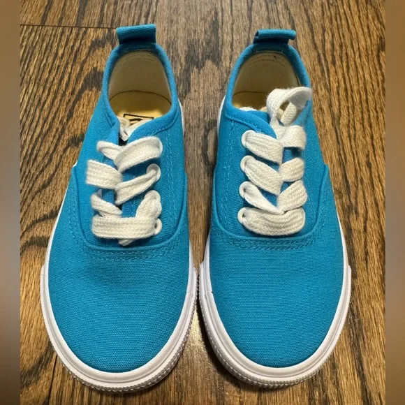 OPOEE Blue Canvas Lace-Up Sneakers – Toddler EU 25 (US 8)—New Without Tags
