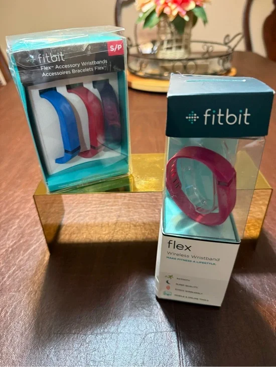Fitbit flex Wireless activity tracker pink with three pack accessory bands