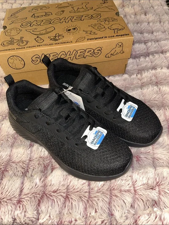 Skechers kids all black Bounder Karonik Sneaker