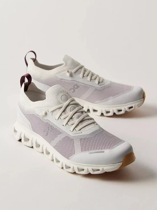 On Cloud 6 Versa Sneakers ice maroon