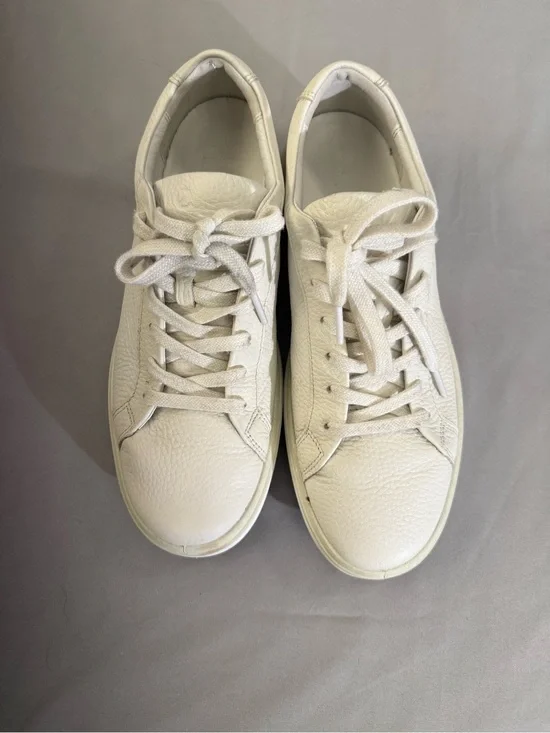 Ecco Classic Women's White Soft 60 Leather Sneakers - Clean Everyday Style
