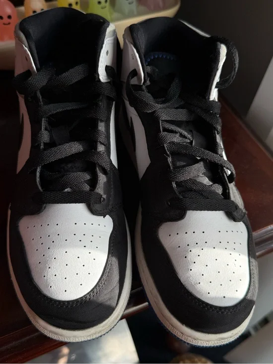 Jordan Men's Black and White High-Top Sneakers