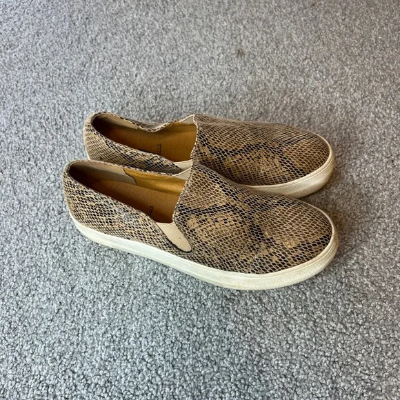 Volatile Womens Slip On Sneakers womens 8 Snake Print Tan Black Casual‎ Shoes