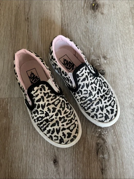 Vans Leopard Print Slip-On Sneakers with Pink Lining kids 12.5