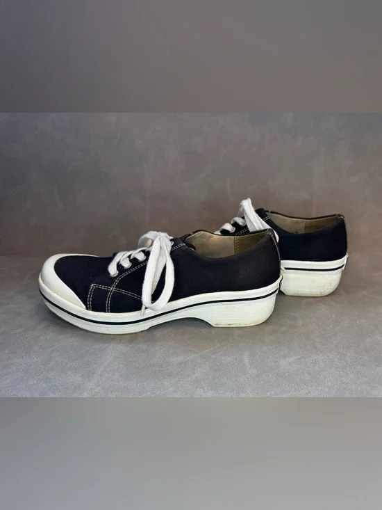 Dansko Black Canvas Lace-Up Slip Resistant Clogs Women’s EU 36 US 5.5-6