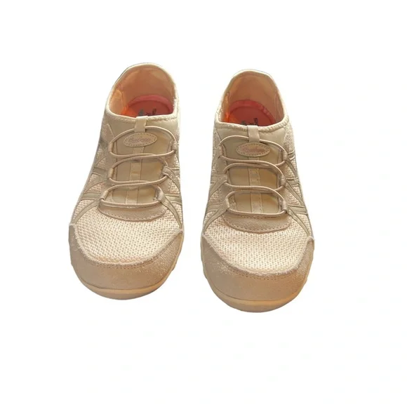 Skechers Women’s Relaxed Fit Memory Foam Sneaker Leather Upper Natural Size 9‎