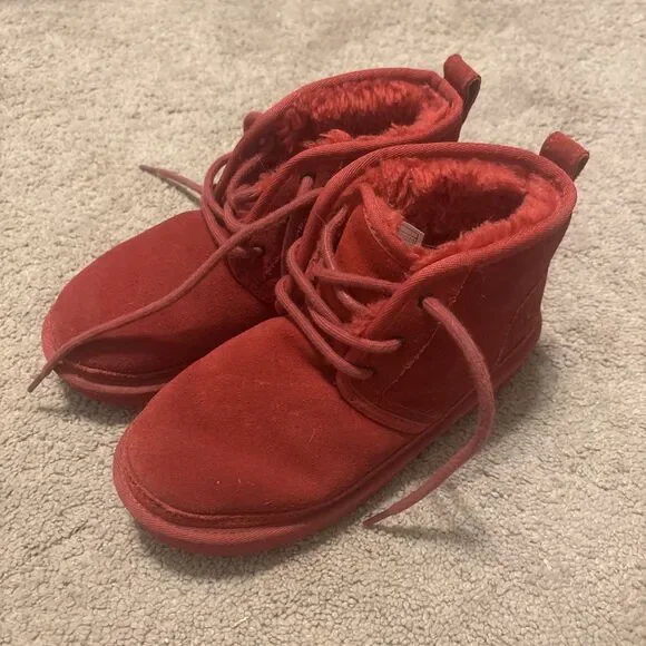 UGG Neumel II Boot Suede Upper 1017320K Chestnut Kids Size 3 Small Glue On Seam