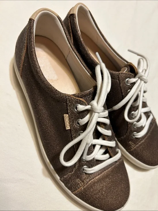 Ecco Women's Dark Brown Suede Lace-Up Sneakers with White Laces