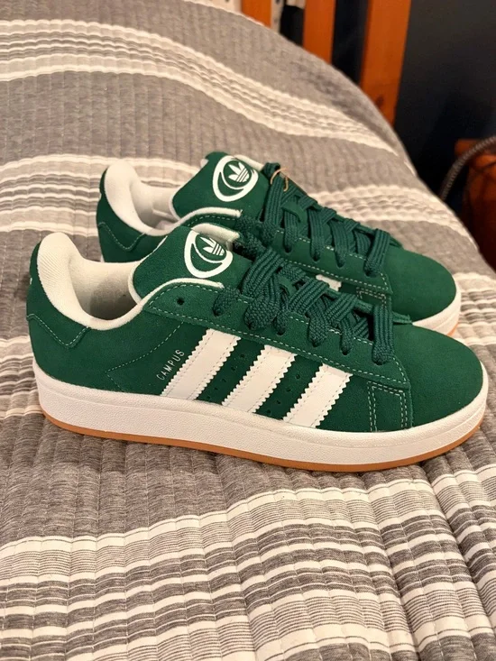 Brand new Adidas Kids 4.5 Campus Sneakers in Green and White