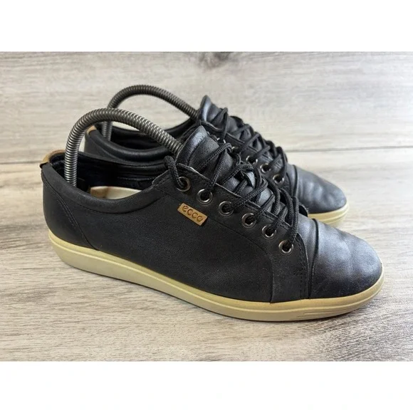 Ecco Shoes Womens‎ Size 7 Soft 8 Black Leather Low Top Round Toe Comfort Sneaker
