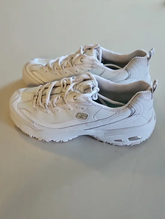 Skechers D'lites White Wide Sneakers