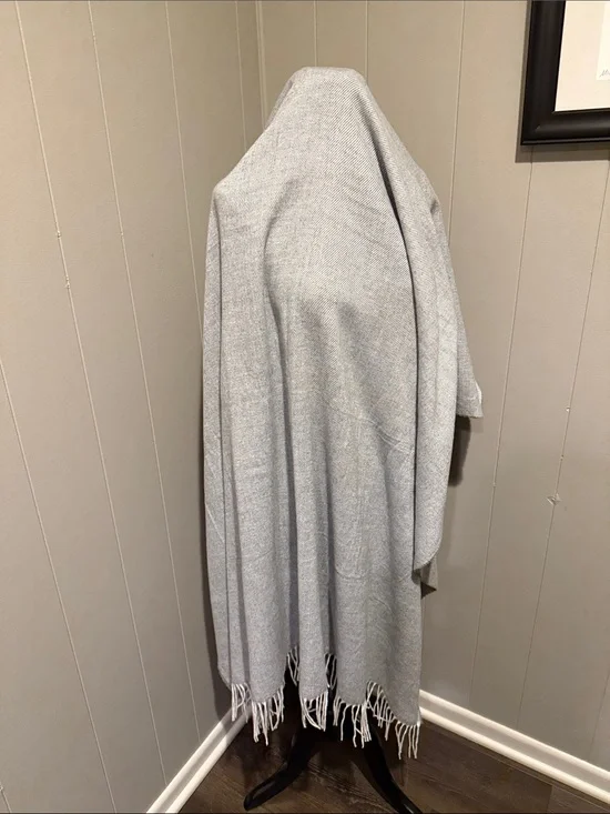 IKEA Light Gray Fringe Throw Blanket - Classic Neutral Layer
