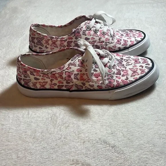 Issac Mizrahi butterfly fashion sneakers size 6.5