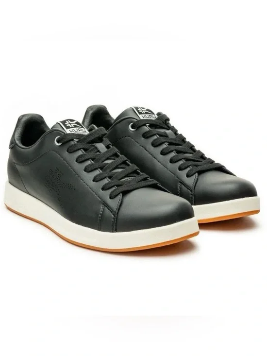 KURU Roam woman’s sneakers in black leather / size 8