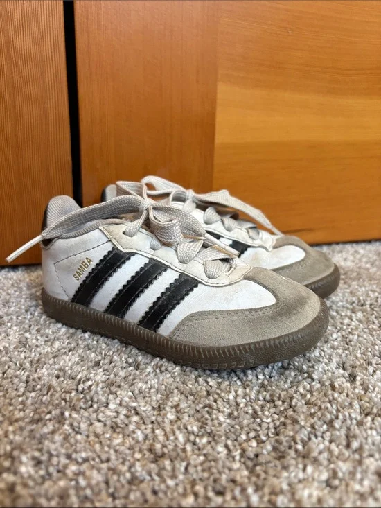 Adidas Kids Samba Sneakers 7k GUC Gender Neutral