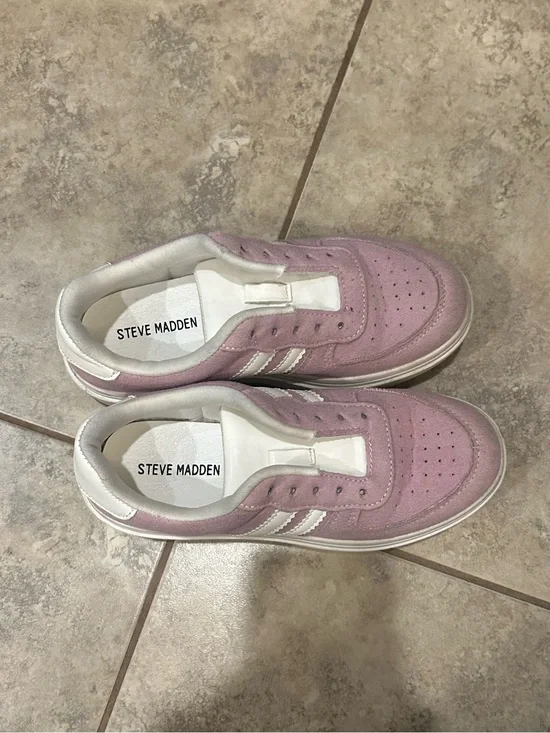 Steve Madden Kids Dusty Pink and White Sneakers