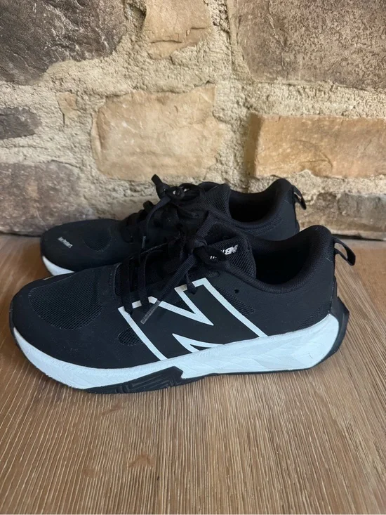 New Balance Fuel Cell Black & White Sneakers sz 6 PriceFirm