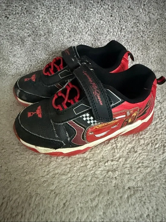 Cars Little Boys Light Up Sneakers -size 10 Lightning McQueen