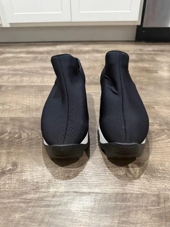 IRI NYC Women's Black Outline Neoprene Vegan Sneakers Size 39 US 8.5 EUC! $198