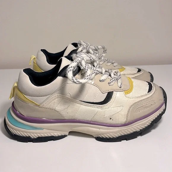 Zara‎ sneakers