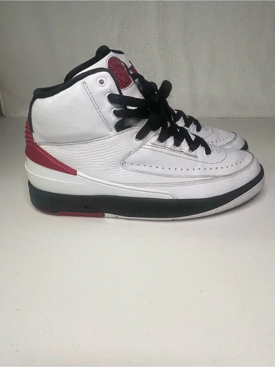Nike Air Jordan 2 Retro GS Chicago 2022 Size 7Y