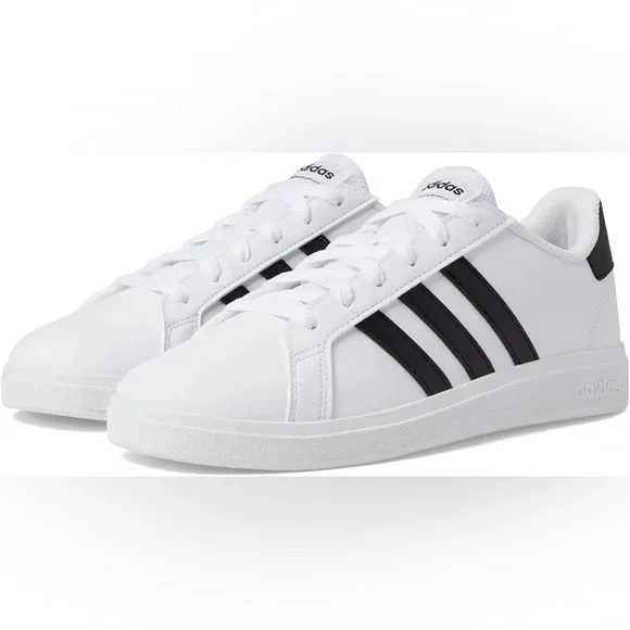 ADIDAS Grand Court 2.0 - size kids 2.5 - NIB