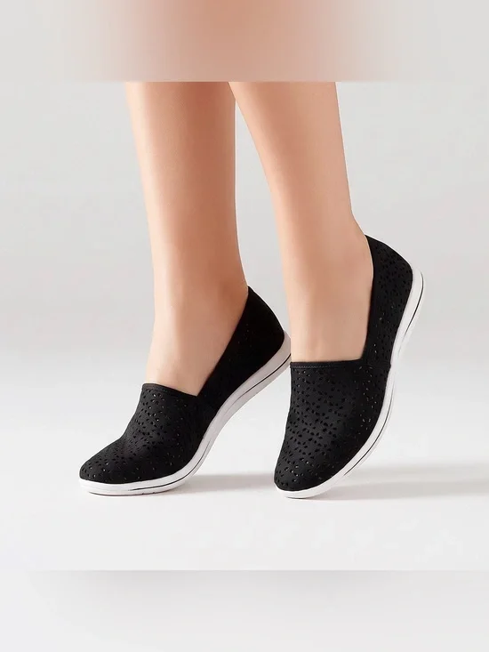Ladies Clarks Cloudsteppers Breeze Emily Pull-On Casual Sneakers Black SZ 8 EUC