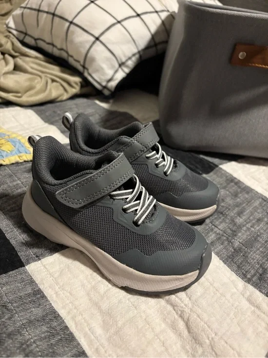 Kids Walmart tennis shoes