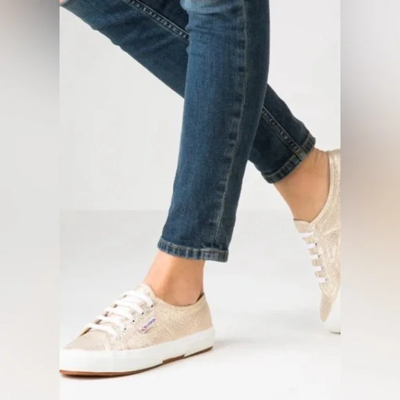 Superga 🟣 2750 Size 9 Gold Metallic Sneakers