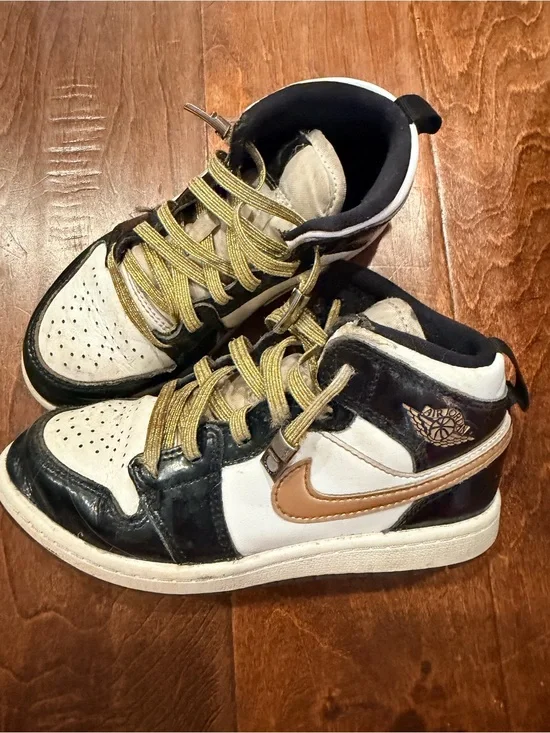 Jordan Kids High-Top Sneakers in White, Black & Gold