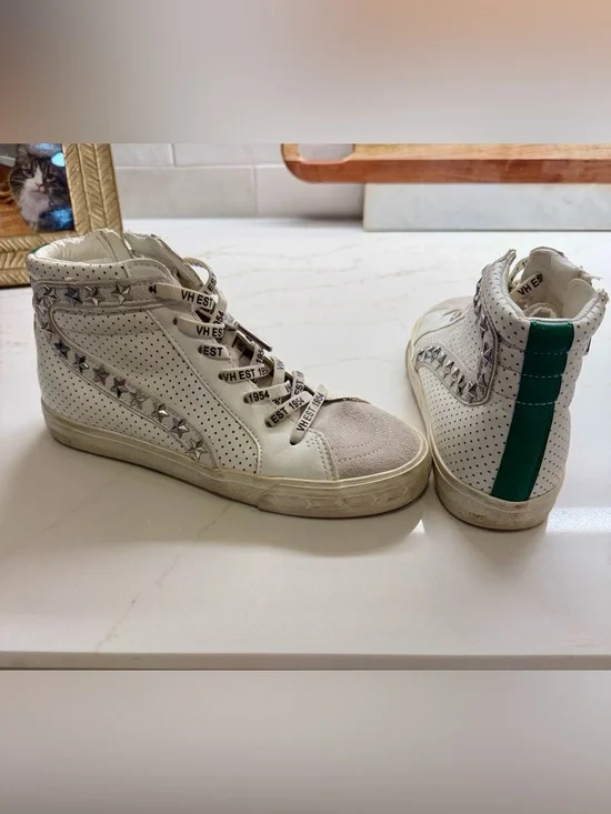 Vintage Havana White High-Top Sneakers with Silver Stars and Green Heel Stripe
