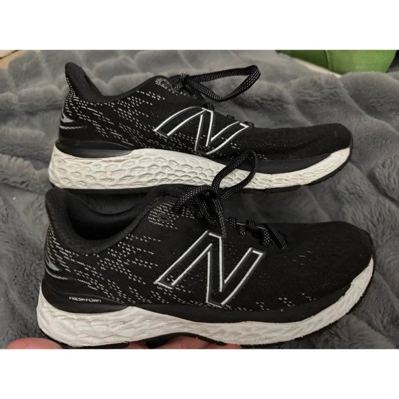 New Balance Fresh Foam 880v11 Womens Running Shoes Black White W880E11 Size 7