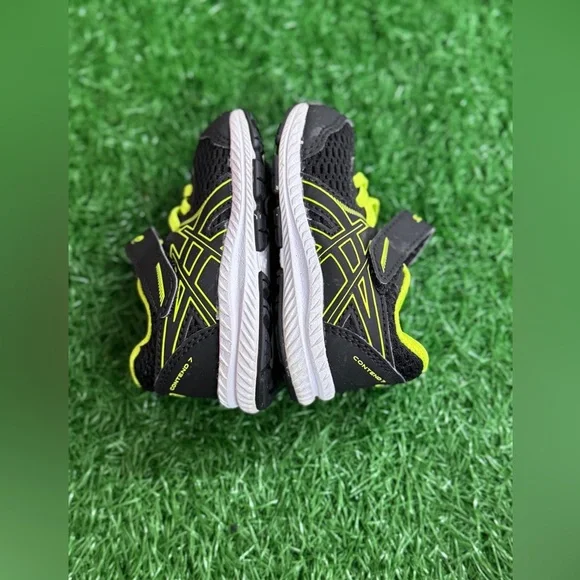 ASICS Kids Black and‎ Yellow Running Shoes Size K4
