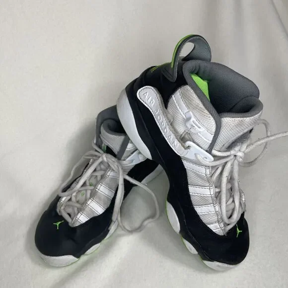 SIZE 4Y JORDAN 6 RINGS (GS) WHITE / GREEN STRIKE-BLACK GRADE SCHOOL 323419 130
