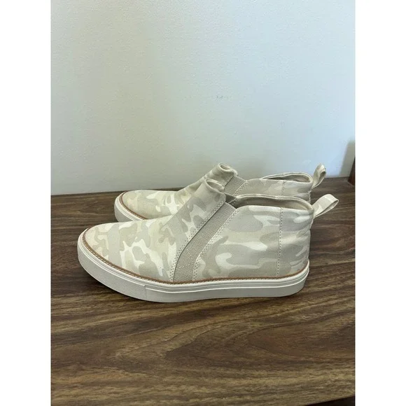 TOMS Womens 8.5 Cream Beige Camo Canvas Mid Top‎ Slip On Platform Sneakers